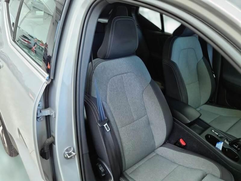 Volvo XC40 SUV T5 RECHARGE PLUG-IN AUTO CORE - foto 13