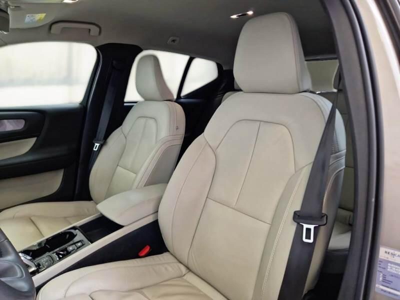 Volvo XC40 SUV T4 RECHARGE PLUG-IN AUTO PLUS BRIGHT - foto 11