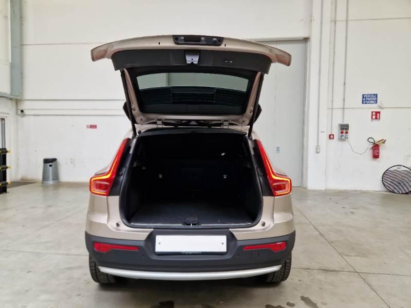 Volvo XC40 SUV T4 RECHARGE PLUG-IN AUTO PLUS BRIGHT - foto 5