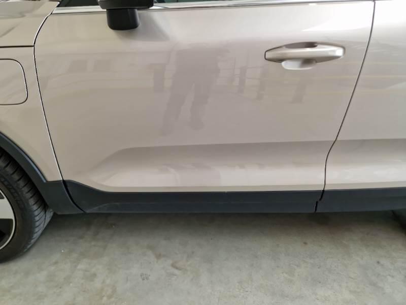 Volvo XC40 SUV T4 RECHARGE PLUG-IN AUTO PLUS BRIGHT - foto 46