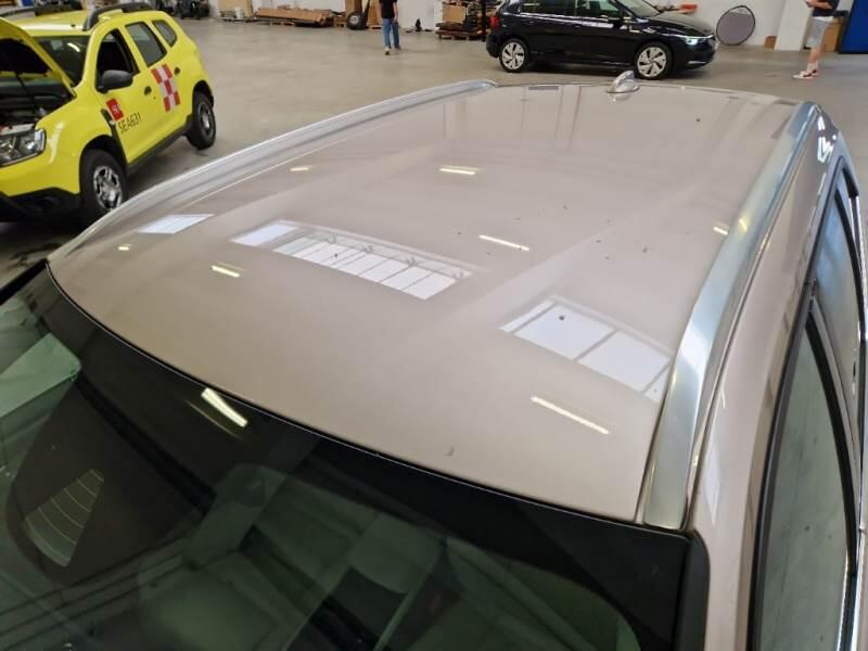 Volvo XC40 SUV T4 RECHARGE PLUG-IN AUTO PLUS BRIGHT - foto 9