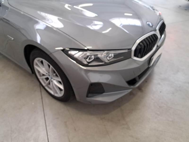BMW Serie 3 Touring SERIE 3 2022 5P STATION WAGON 320E TOURING AUTO - foto 32