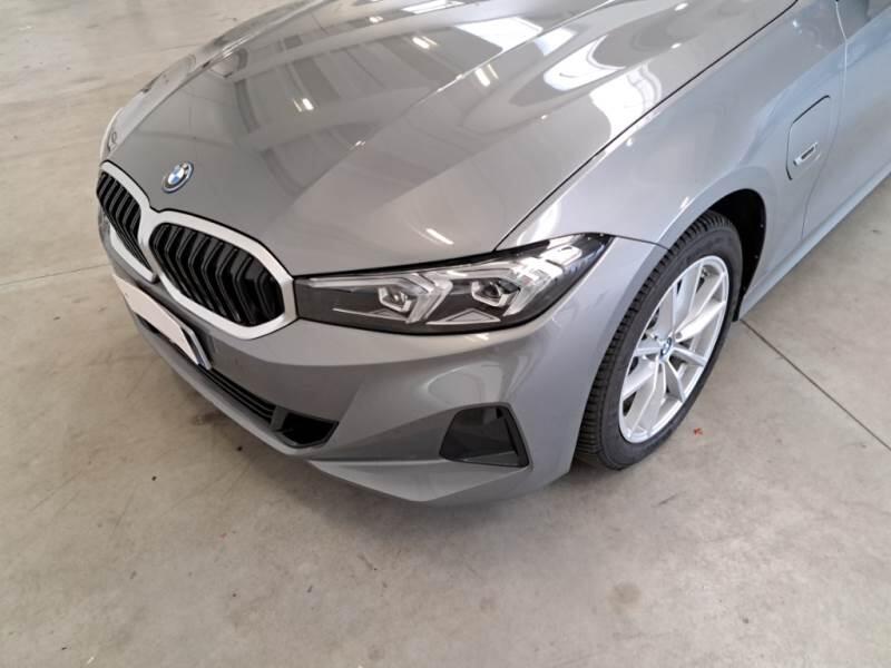 BMW Serie 3 Touring SERIE 3 2022 5P STATION WAGON 320E TOURING AUTO - foto 36