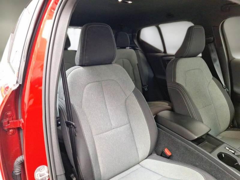 Volvo XC40 SUV T5 RECHARGE PLUG-IN AUTO CORE - foto 13