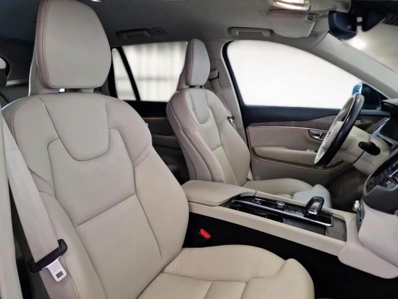 Volvo XC90 T8 RECHARGE AWD 7P PLUS DARK - foto 13