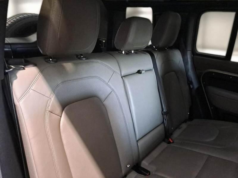 Land Rover Defender 3.0D I6 200 110 SE AWD AUTO. - foto 15