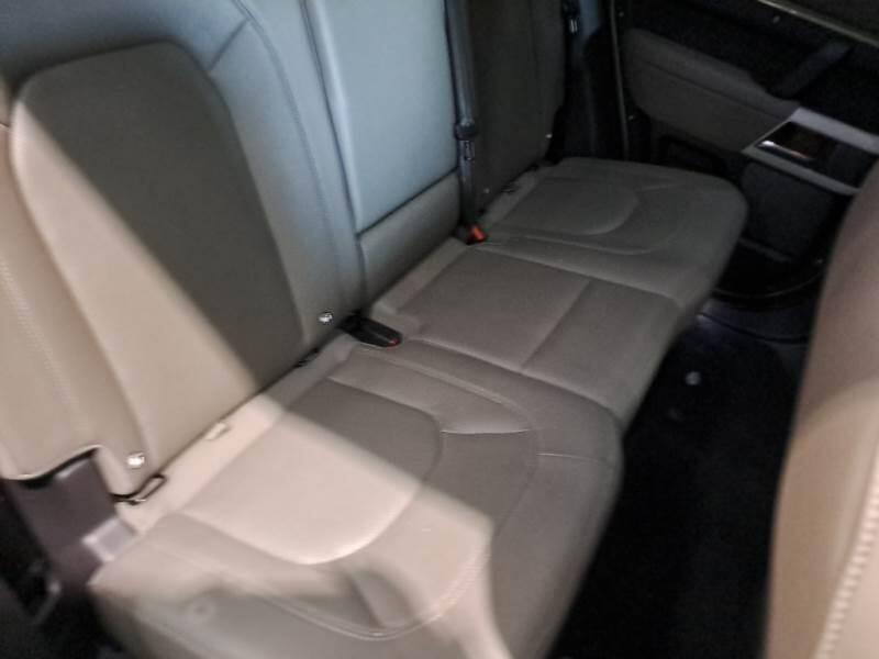 Land Rover Defender 3.0D I6 200 110 SE AWD AUTO. - foto 16