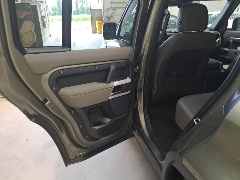 Land Rover Defender 3.0D I6 200 110 SE AWD AUTO. - foto 76