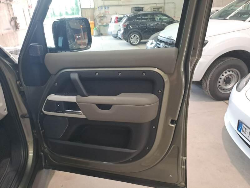Land Rover Defender 3.0D I6 200 110 SE AWD AUTO. - foto 89