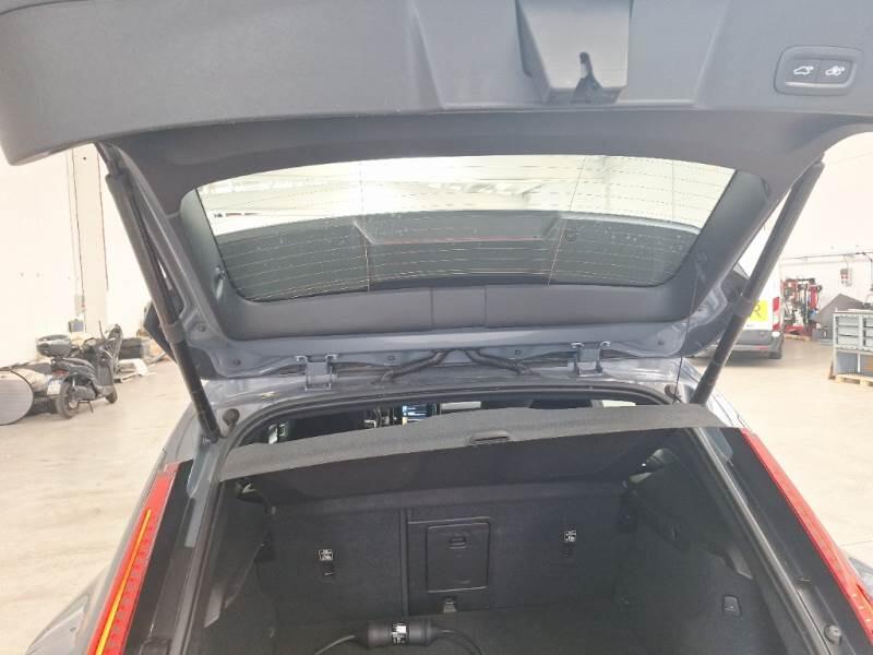 Volvo XC40 T5 RECHARGE PLUG-IN AUTO CORE - foto 77
