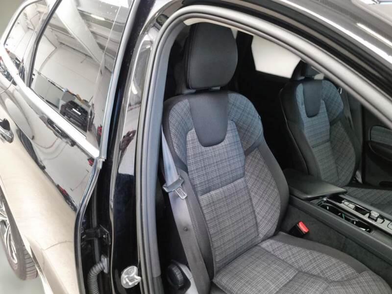 Volvo XC60 T6 PLUG-IN AWD AUTO CORE - foto 13