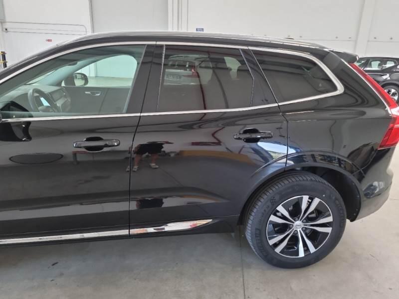 Volvo XC60 T6 PLUG-IN AWD AUTO CORE - foto 35