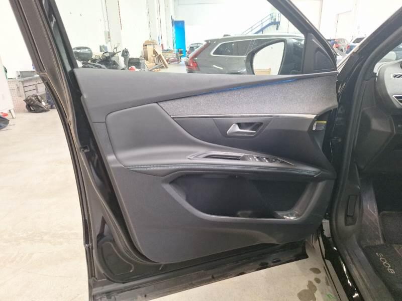 Peugeot 3008 BLUEHDI 130 EAT8 SeS ALLURE - foto 56