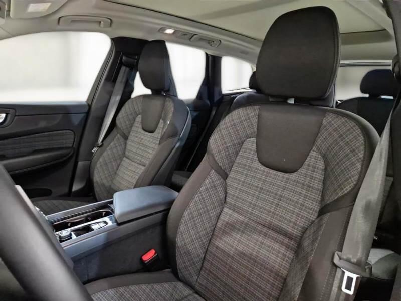Volvo XC60 T6 PLUG-IN AWD AUTO CORE - foto 11