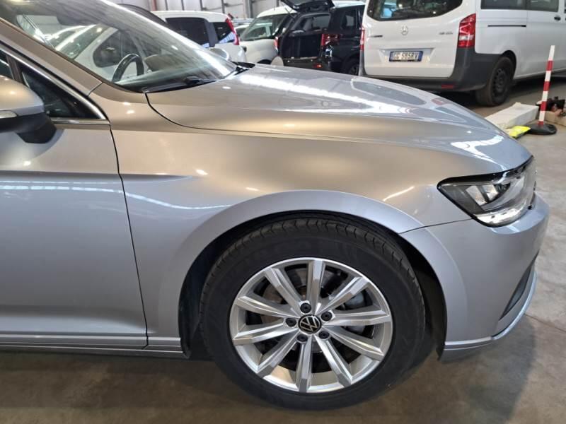 Volkswagen Passat 2.0TDI SCR EVO 110KW BUSINESS DSG - foto 37
