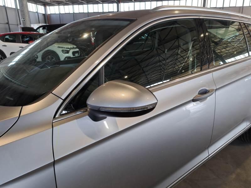 Volkswagen Passat 2.0TDI SCR EVO 110KW BUSINESS DSG - foto 60