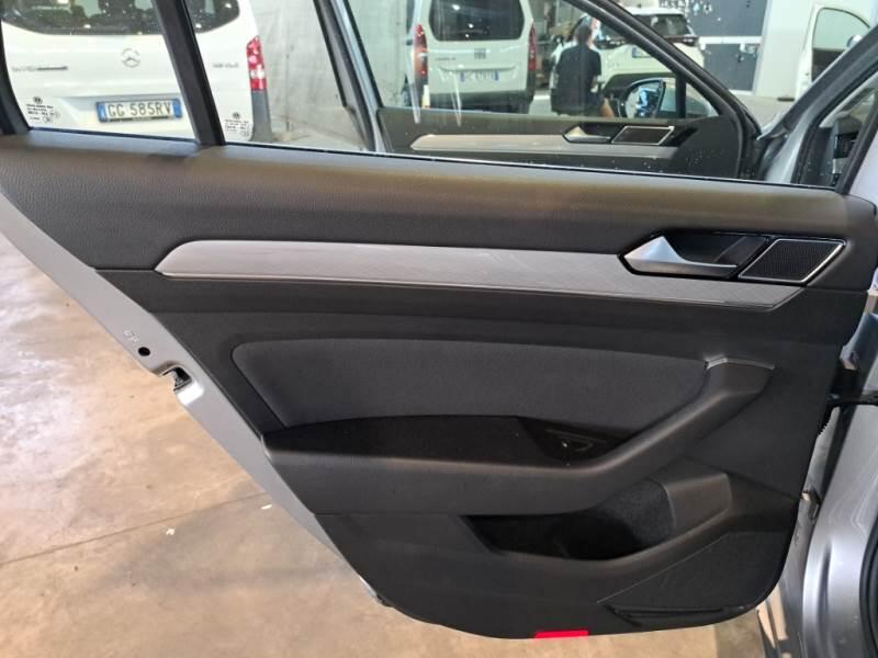 Volkswagen Passat 2.0TDI SCR EVO 110KW BUSINESS DSG - foto 85