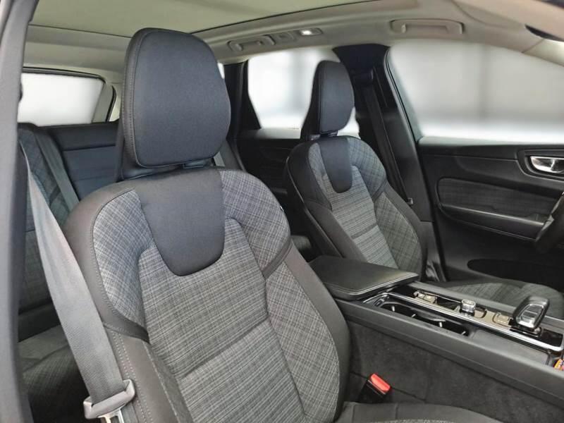 Volvo XC60 T6 PLUG-IN AWD AUTO CORE - foto 13