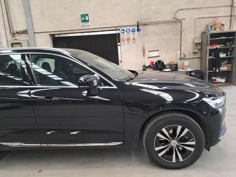 Volvo XC60 T6 PLUG-IN AWD AUTO CORE - foto 35