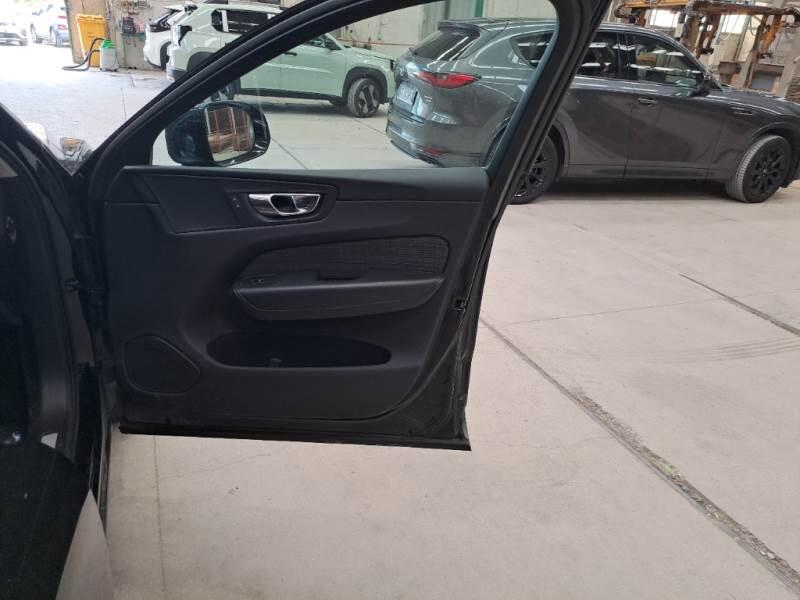 Volvo XC60 T6 PLUG-IN AWD AUTO CORE - foto 79