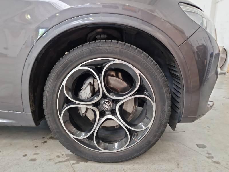 Alfa Romeo Stelvio 2.2 TD 210 CV VELOCE AT8 Q4 - foto 17