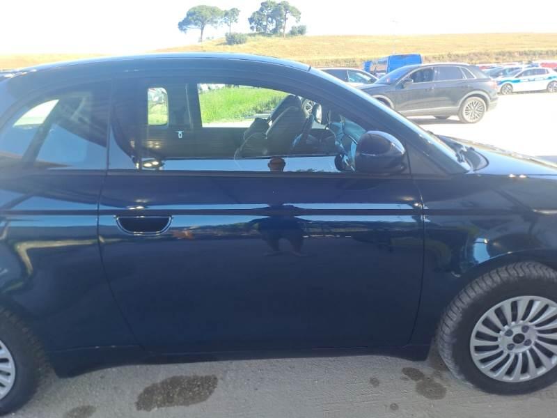 Fiat 500 e Lim 118CV - foto 21