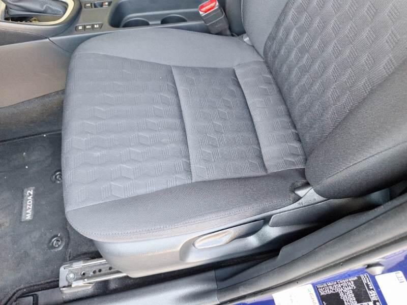 Mazda 2 Hybrid Berlina 1.5 VVT CENTRE-LINE - foto 12