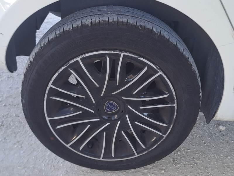 Lancia Ypsilon BERLINA 1.0 FIREFLY 70CV SeS HYBRID GOLD - foto 18