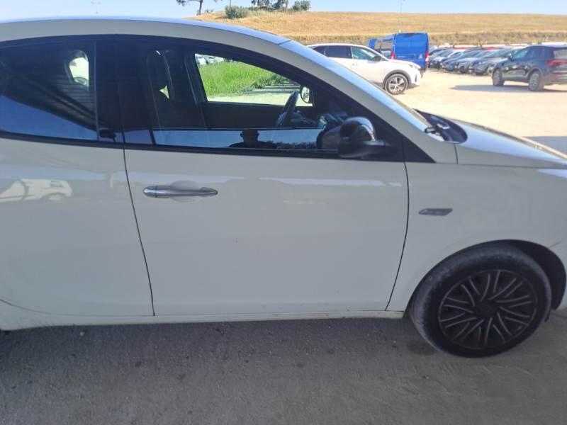 Lancia Ypsilon BERLINA 1.0 FIREFLY 70CV SeS HYBRID GOLD - foto 36