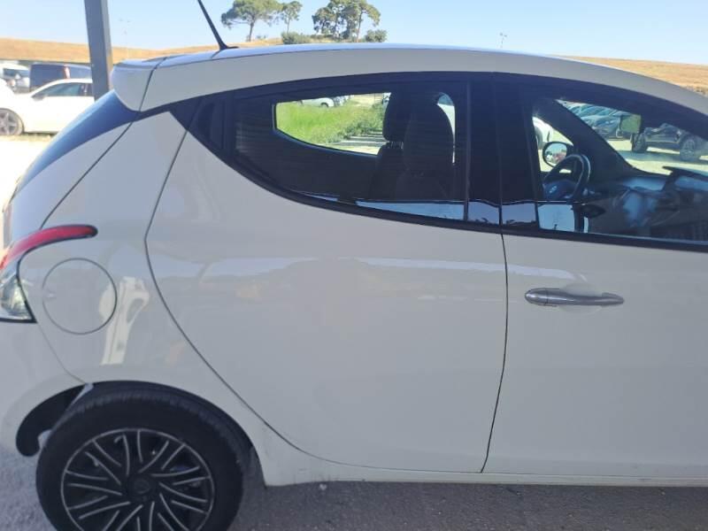 Lancia Ypsilon BERLINA 1.0 FIREFLY 70CV SeS HYBRID GOLD - foto 39