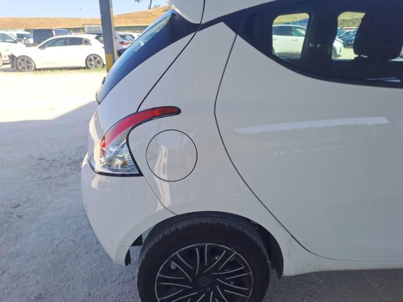 Lancia Ypsilon BERLINA 1.0 FIREFLY 70CV SeS HYBRID GOLD - foto 41
