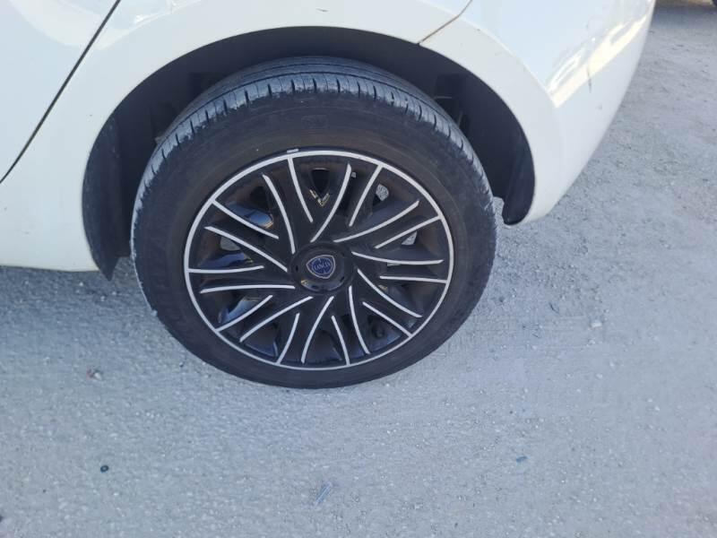 Lancia Ypsilon BERLINA 1.0 FIREFLY 70CV SeS HYBRID GOLD - foto 78