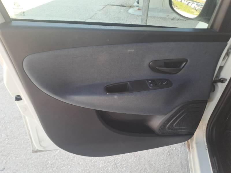 Lancia Ypsilon BERLINA 1.0 FIREFLY 70CV SeS HYBRID GOLD - foto 82