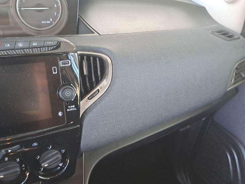 Lancia Ypsilon BERLINA 1.0 FIREFLY 70CV SeS HYBRID GOLD - foto 88