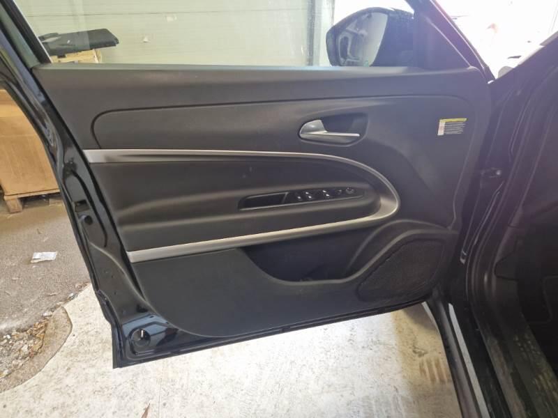 Jeep Avenger SUV 1.2 TURBO SUMMIT - foto 84