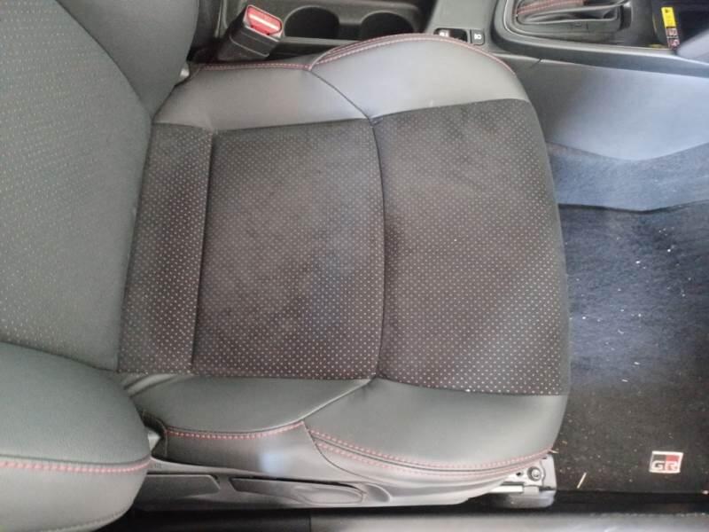 Toyota Yaris-Cross 1.5H (130 CV) E-CVT GR SPORT - foto 14