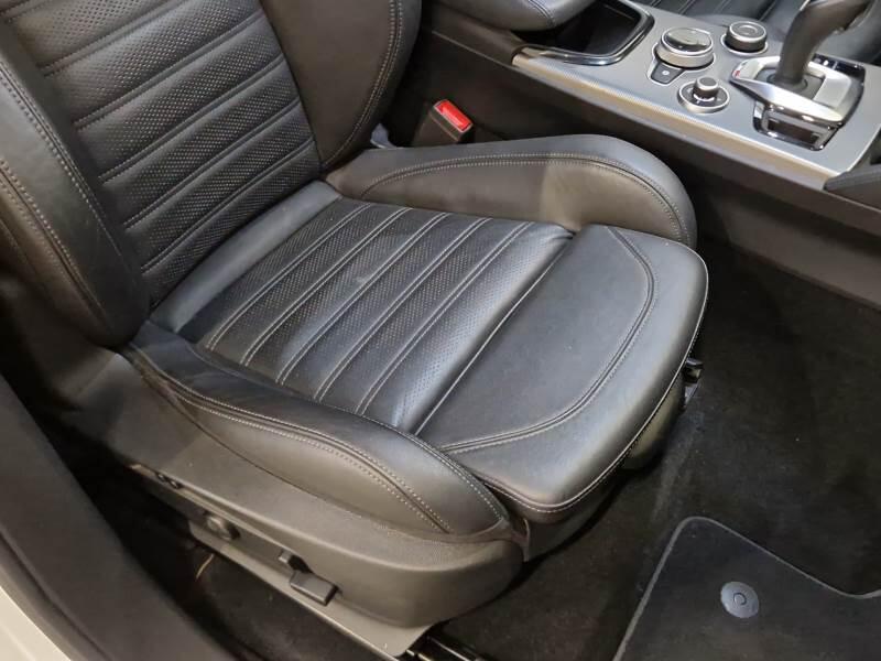 Alfa Romeo Stelvio 2.2 TD 210 CV VELOCE AT8 Q4 - foto 13