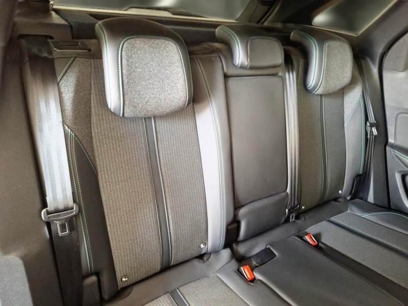 Peugeot 3008 BLUEHDI 130 EAT8 SeS ALLURE - foto 15