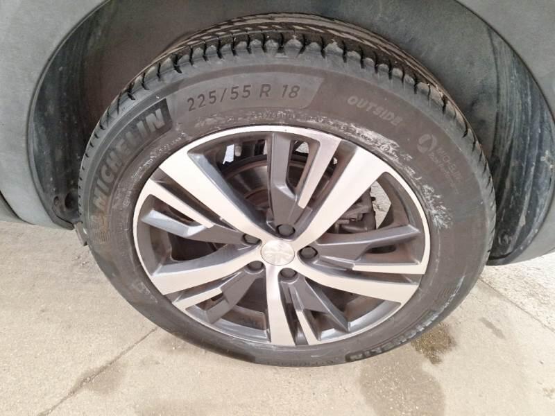Peugeot 3008 BLUEHDI 130 EAT8 SeS ALLURE - foto 19