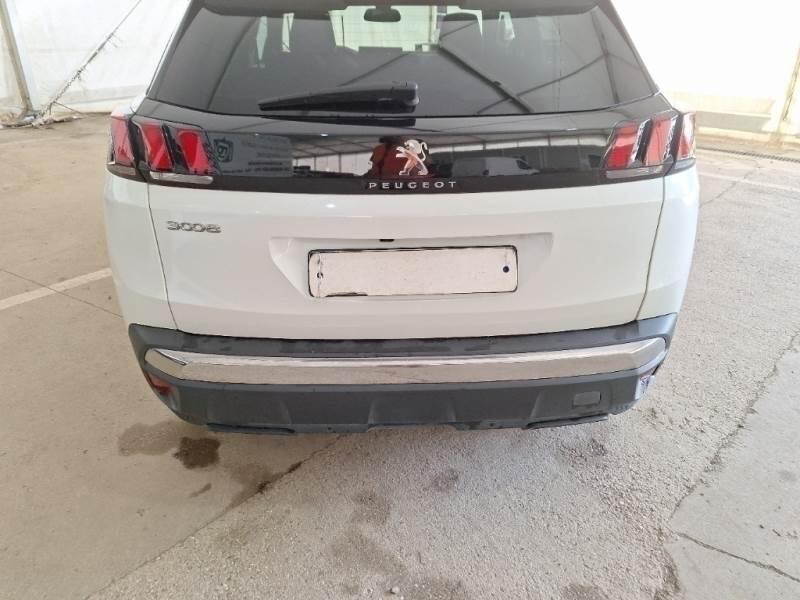 Peugeot 3008 BLUEHDI 130 EAT8 SeS ALLURE - foto 45