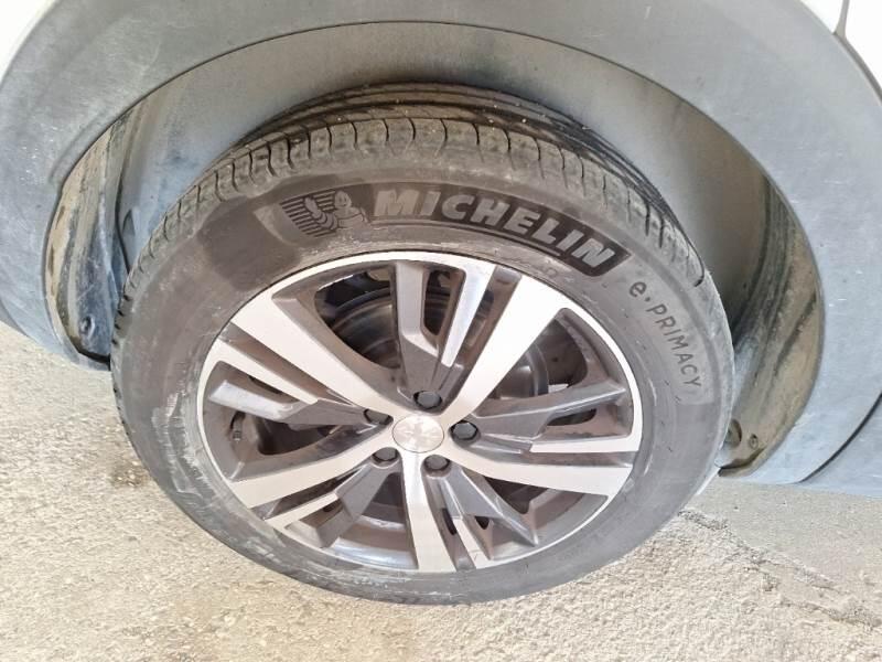 Peugeot 3008 BLUEHDI 130 EAT8 SeS ALLURE - foto 63