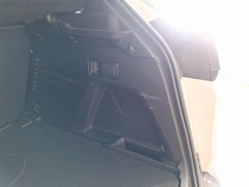 Peugeot 3008 BLUEHDI 130 EAT8 SeS ALLURE - foto 80
