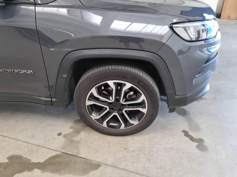 Jeep Compass 1.6 MJET II 96KW LIMITED - foto 34
