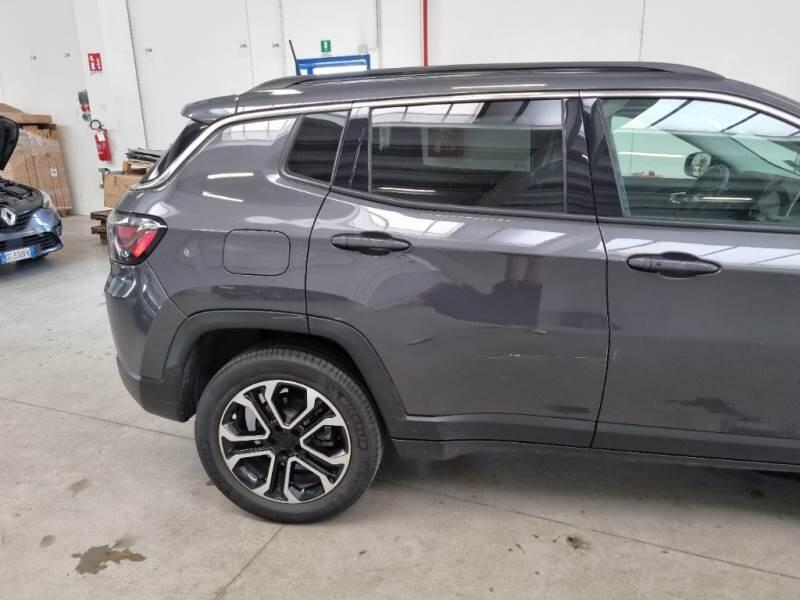 Jeep Compass 1.6 MJET II 96KW LIMITED - foto 40