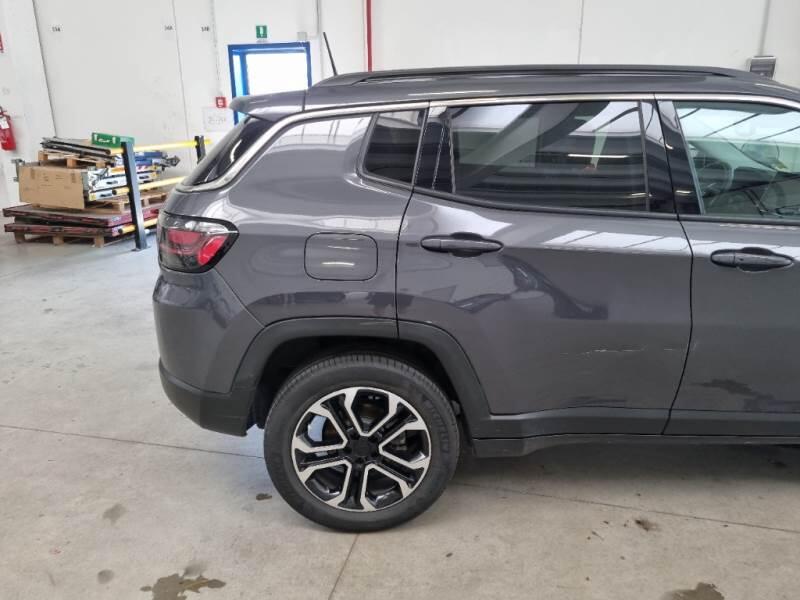 Jeep Compass 1.6 MJET II 96KW LIMITED - foto 44