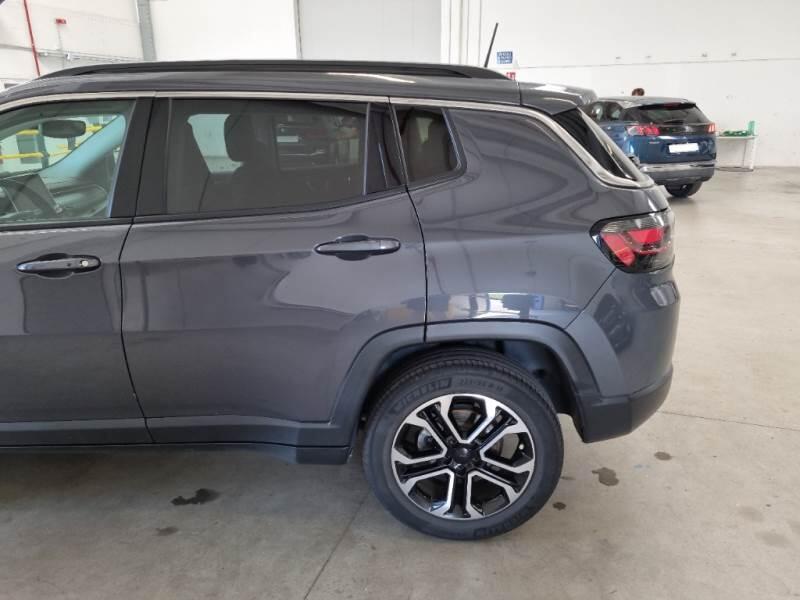 Jeep Compass 1.6 MJET II 96KW LIMITED - foto 52