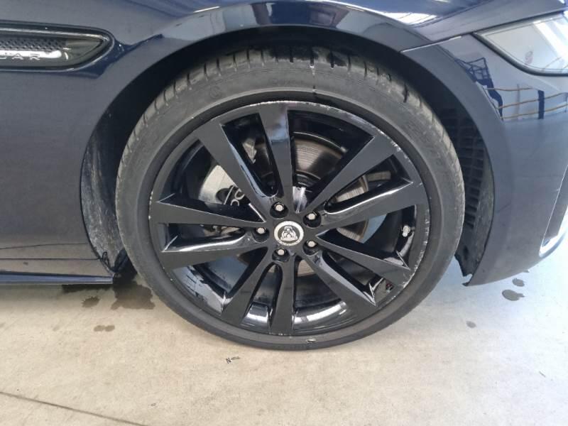 Jaguar XE 2.0D D204 R-DYNAMIC S AUTO - foto 17