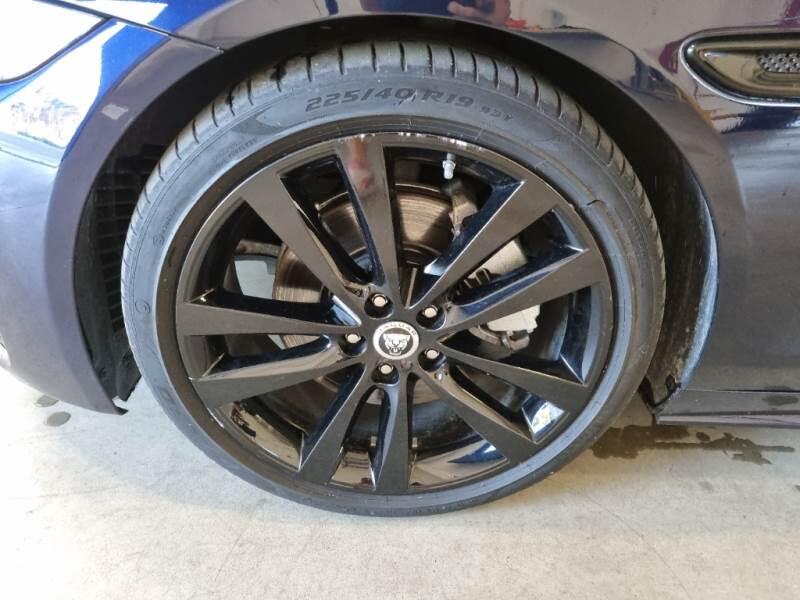 Jaguar XE 2.0D D204 R-DYNAMIC S AUTO - foto 20