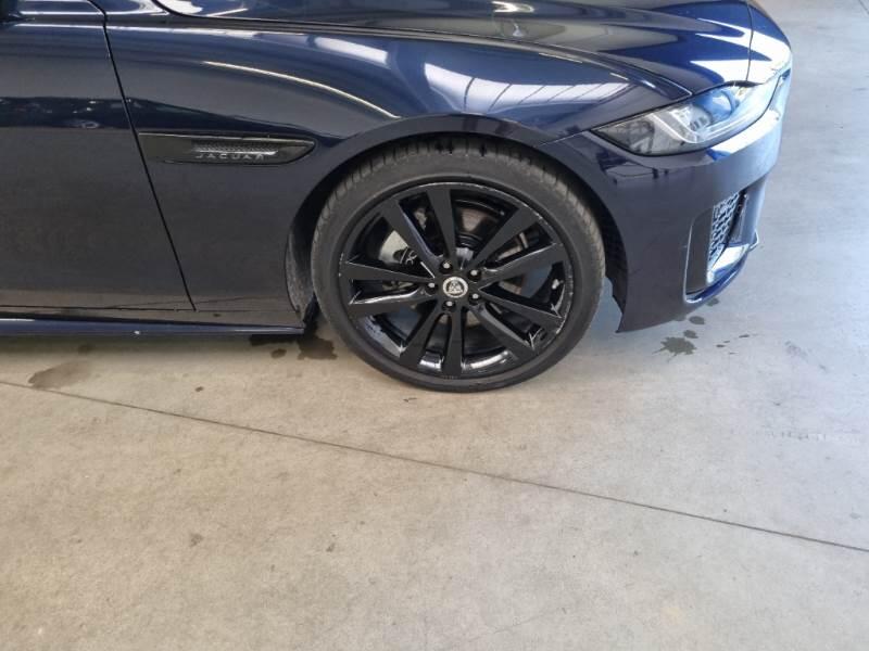 Jaguar XE 2.0D D204 R-DYNAMIC S AUTO - foto 32