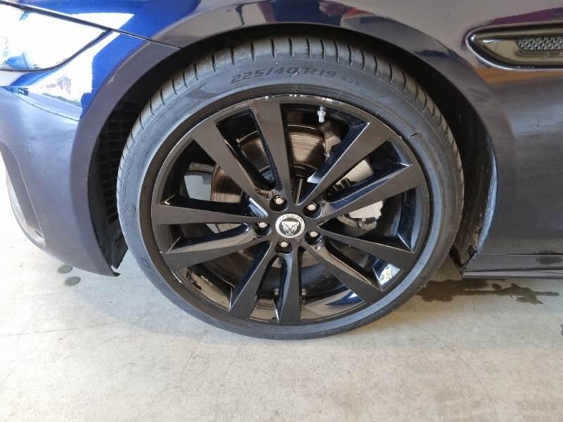 Jaguar XE 2.0D D204 R-DYNAMIC S AUTO - foto 67